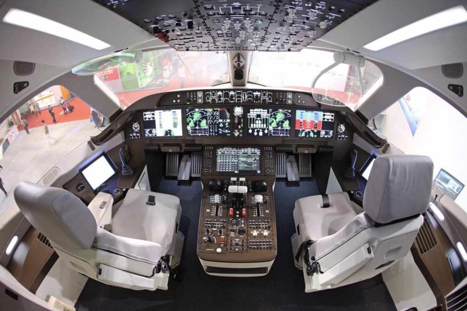 C919 cockpit (COMAC)