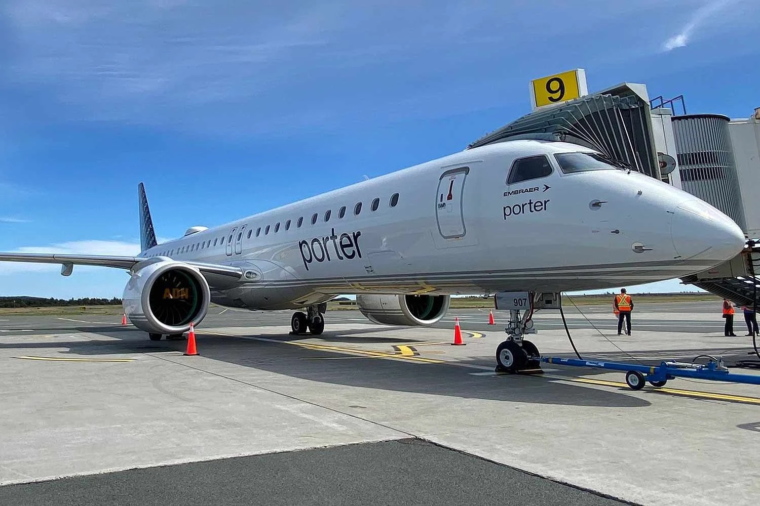 Porter Airlines E195-E2 (YYT)