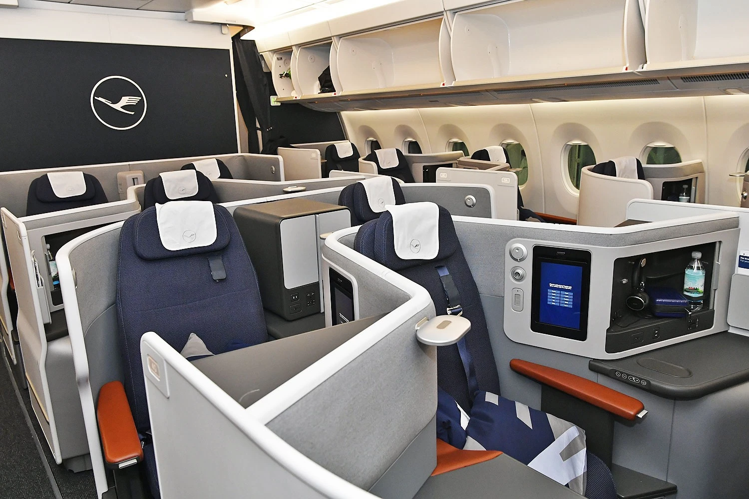 New Allegris Business Class cabin: Lufthansa is not certified to offer it to passengers on the new 787 (Lufthansa)