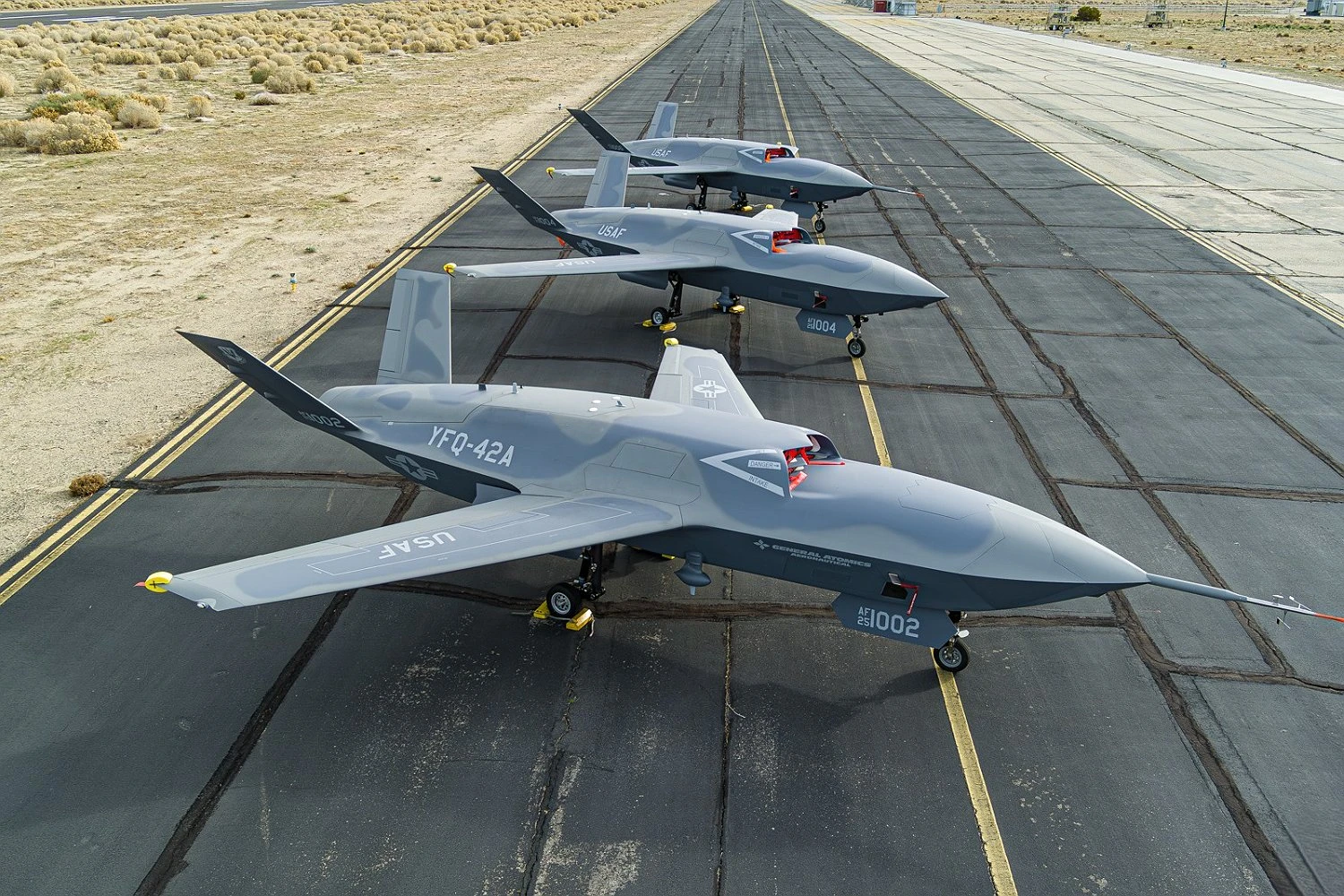 Avião YFQ-42A