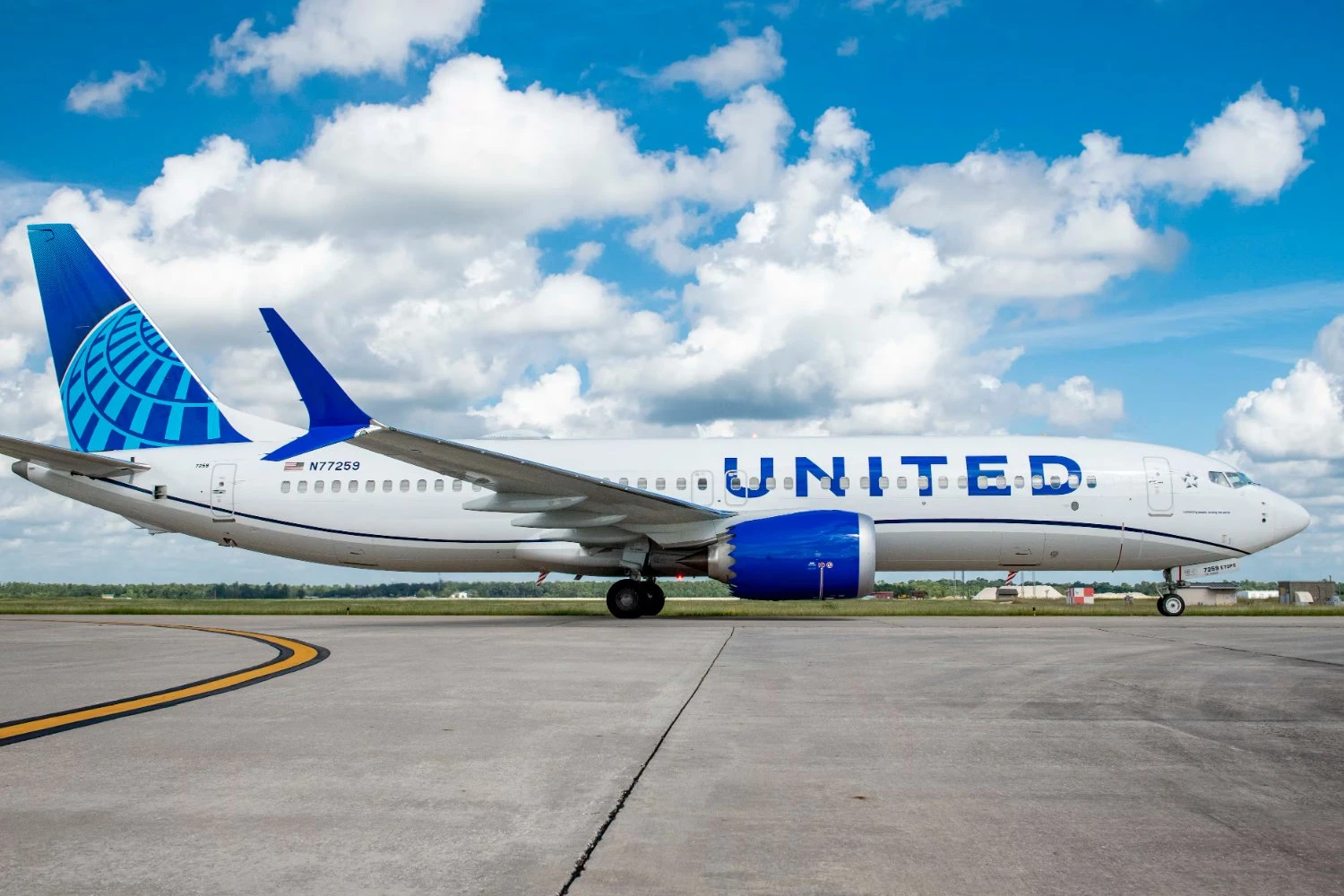 Boeing 737 MAX 8 (United Airlines)