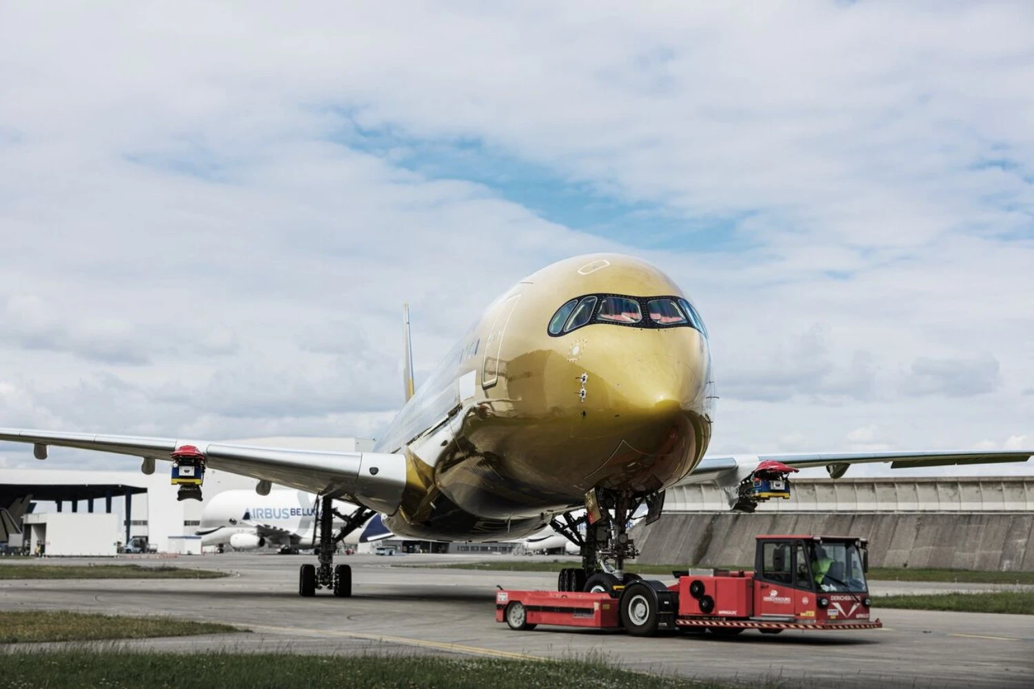 STARLUX Airbus A350-1000