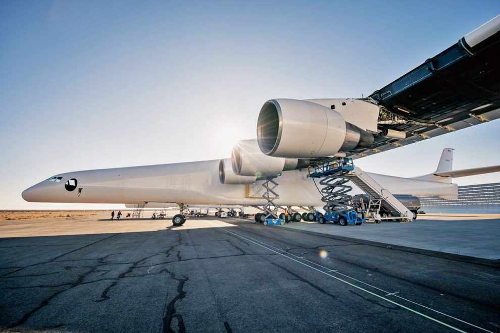 Largest airplane in the world, Stratolaunch performs first test with ...