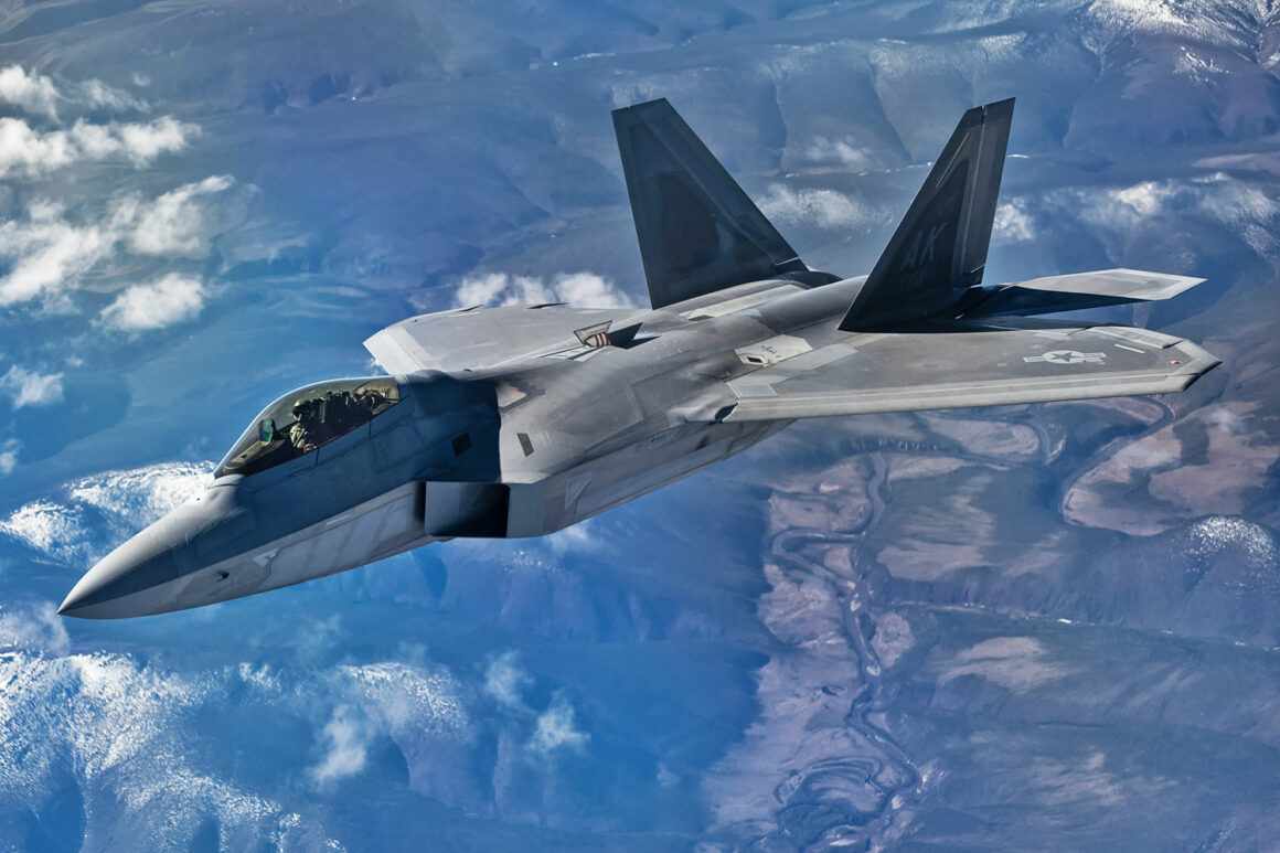 Lockheed Martin F-22 Raptor (USAF)