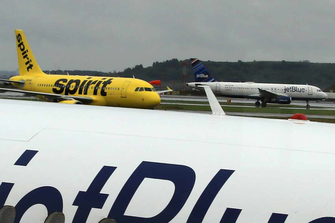 JetBlue and Spirit aircraft