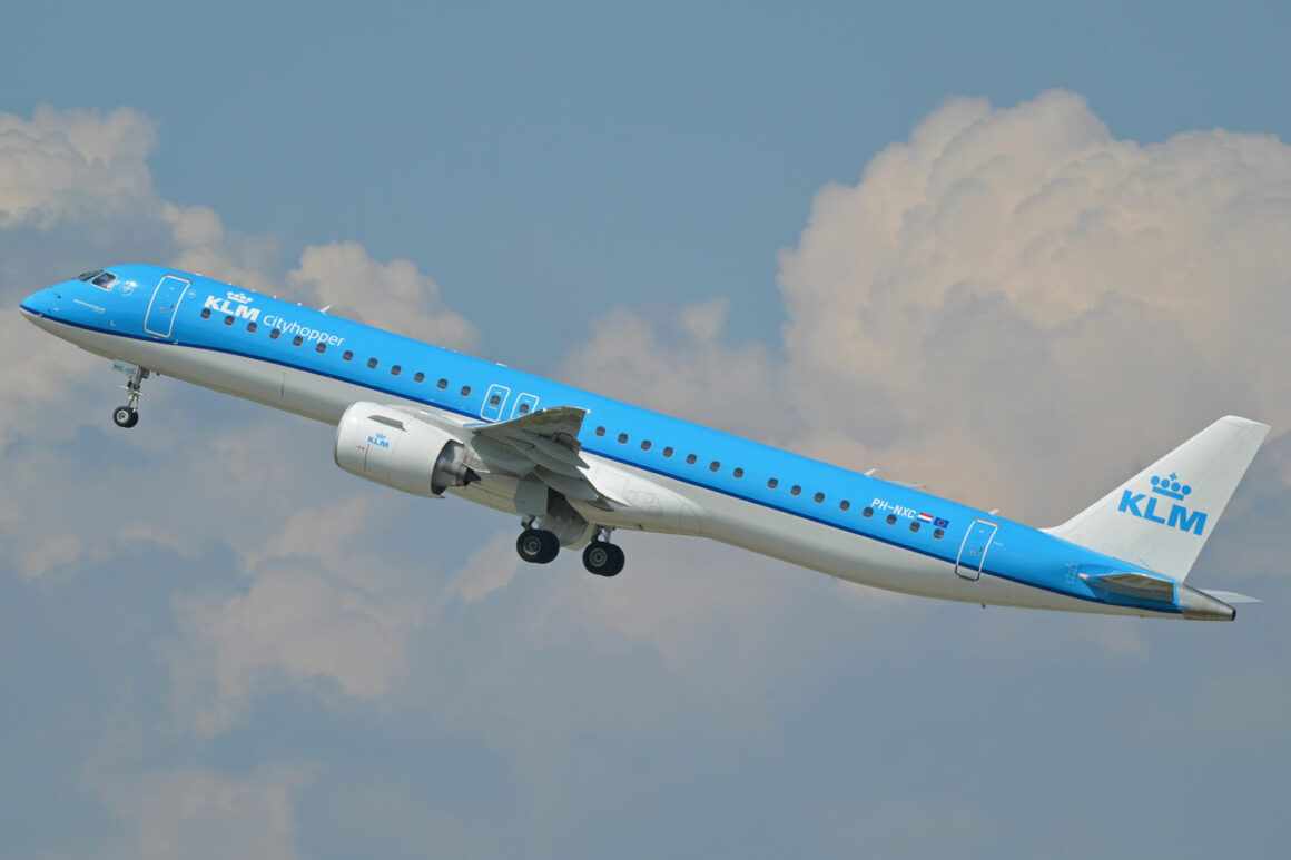 KLM Cityhopper E195-E2