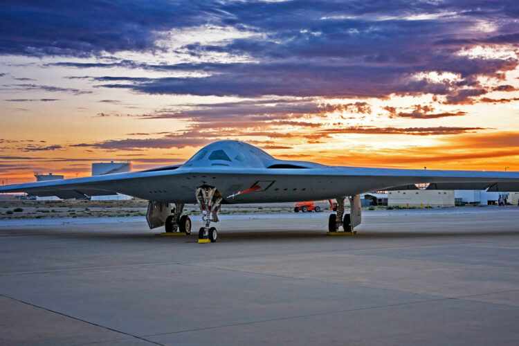 B-21 Raider bomber will be much smaller than the B-2, report estimates ...