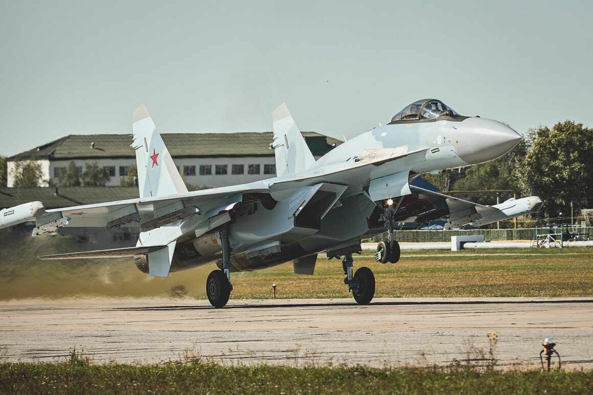 Russian Air Force takes delivery of new batches of Su-57 and Su-35S ...