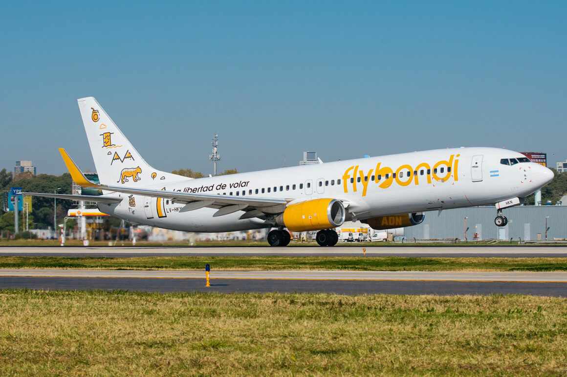 Flybondi Boeing 737-800