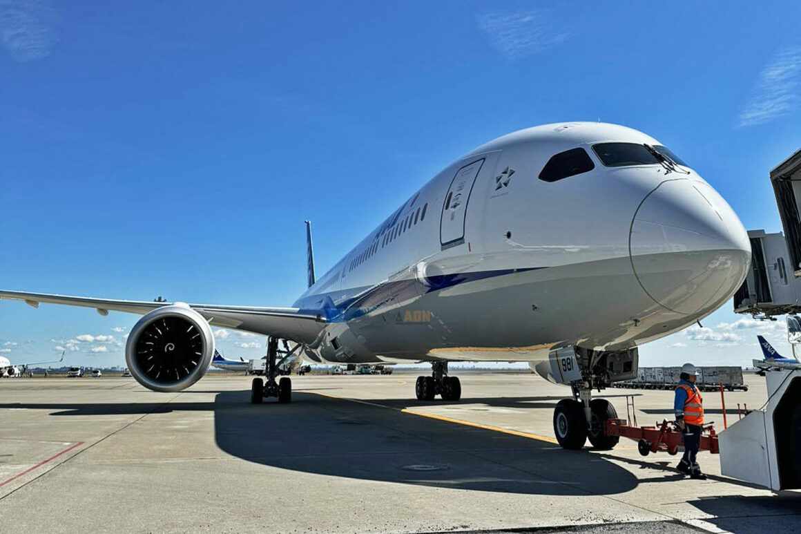 Boeing 787-10 with ANA domestic configuration