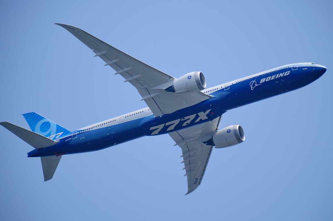 Boeing 777-9