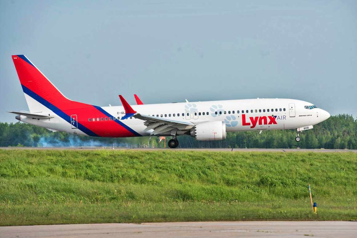 Lynx Air Boeing 737 MAX 8