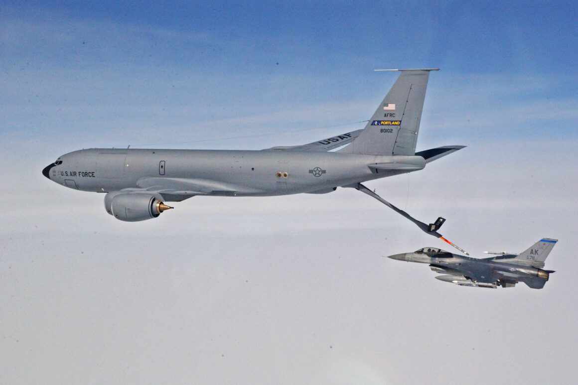 KC-135 refuleing a F-16 fighter