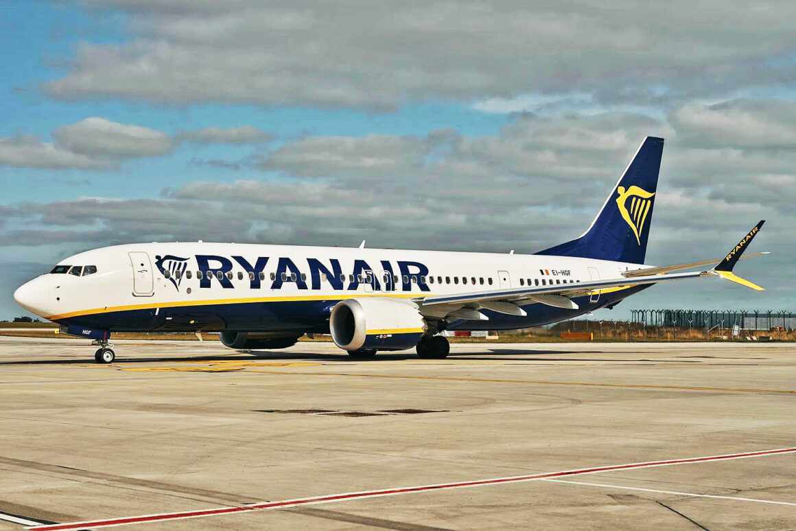 Ryanair Boeing 737 MAX 8-200