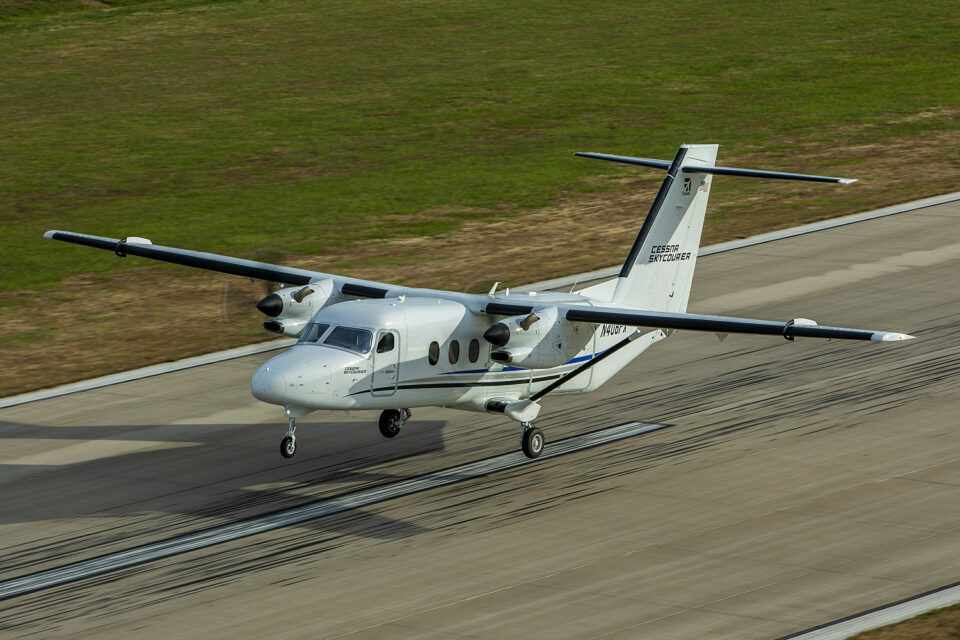 Cessna SkyCourier is awarded certification for Combi operation - Air ...