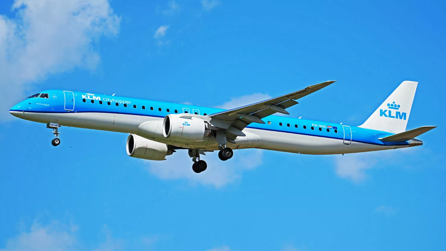 KLM Cityhopper E195-E2