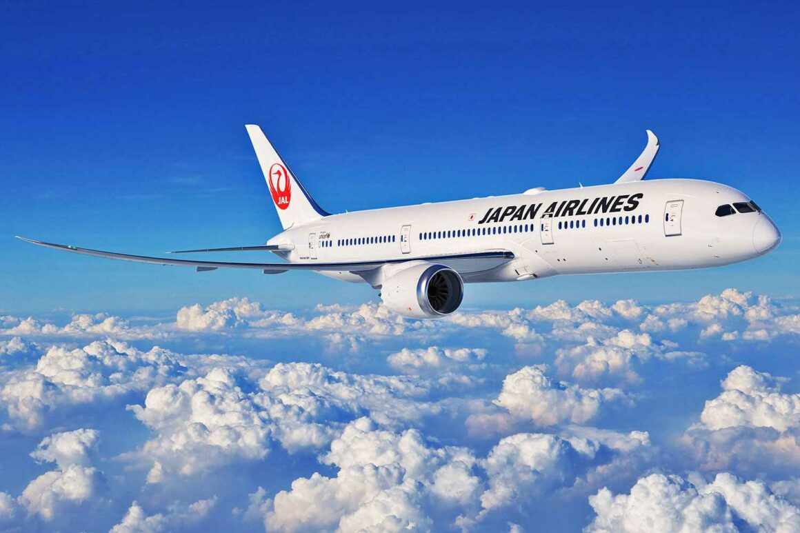 Japan Airlines Boeing 787-9