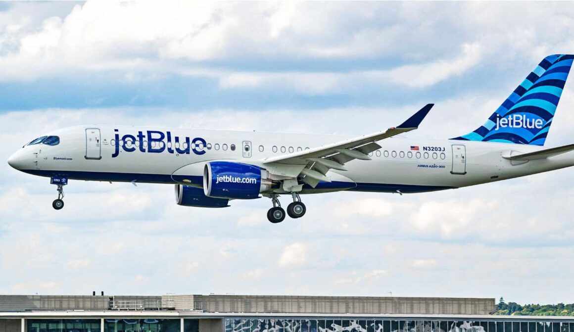 JetBlue Airbus A220-300