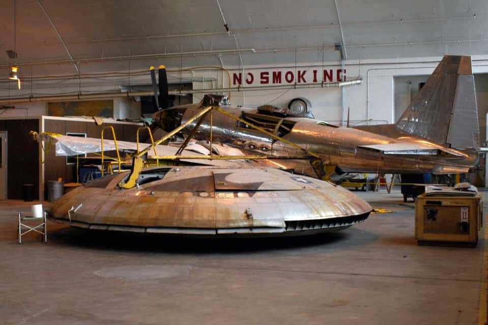 The Avrocar, a flying saucer created by Canadians and exhibited at Wright Patterson: some believe that the alleged Roswell UFO is stored at the same base (USAF)