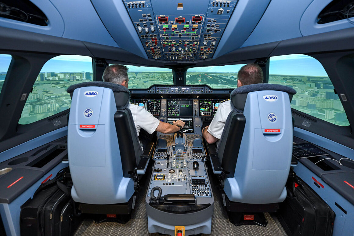 Airbus A350 flight simulator