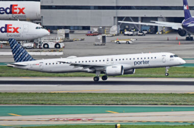 Porter Airlines E195-E2