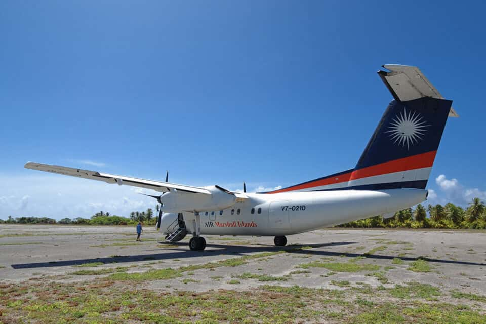 AIR Marshall Islands DHC-8-100 (Raycrew)