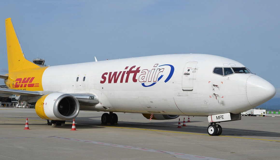 SwiftAir Boeing 737-400F EC-MFE