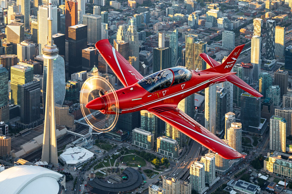 Pilatus PC-21 over Toronto