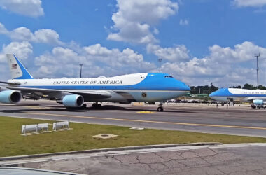 The two Air Force One in Manaus