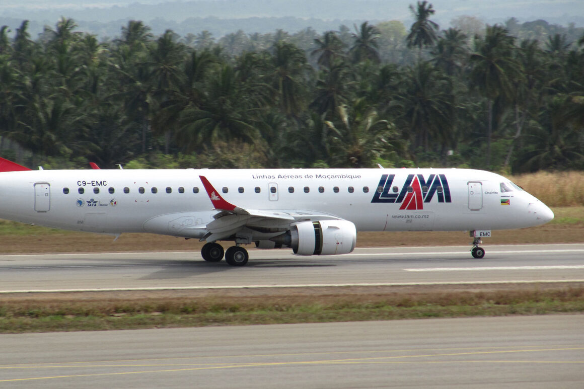 LAM Embraer E190 C9-EMC