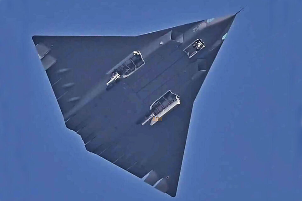 Alleged stealth fighter-bomber from Chengdu