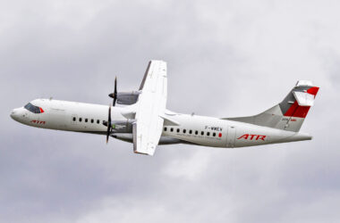 ATR 72-600 with Starlink antenna