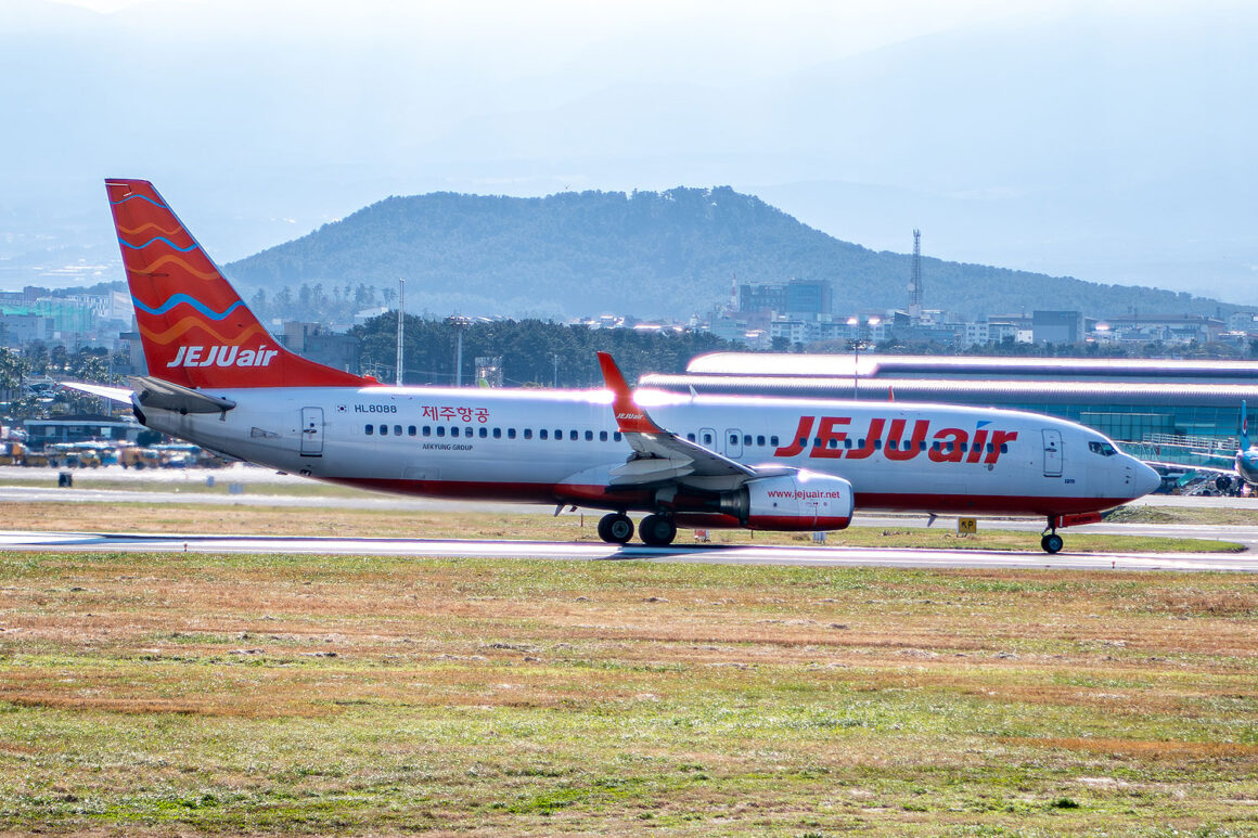 Jeju Air Boeing 737-800 HL8088