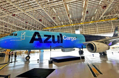 Azul Airbus A321P2F