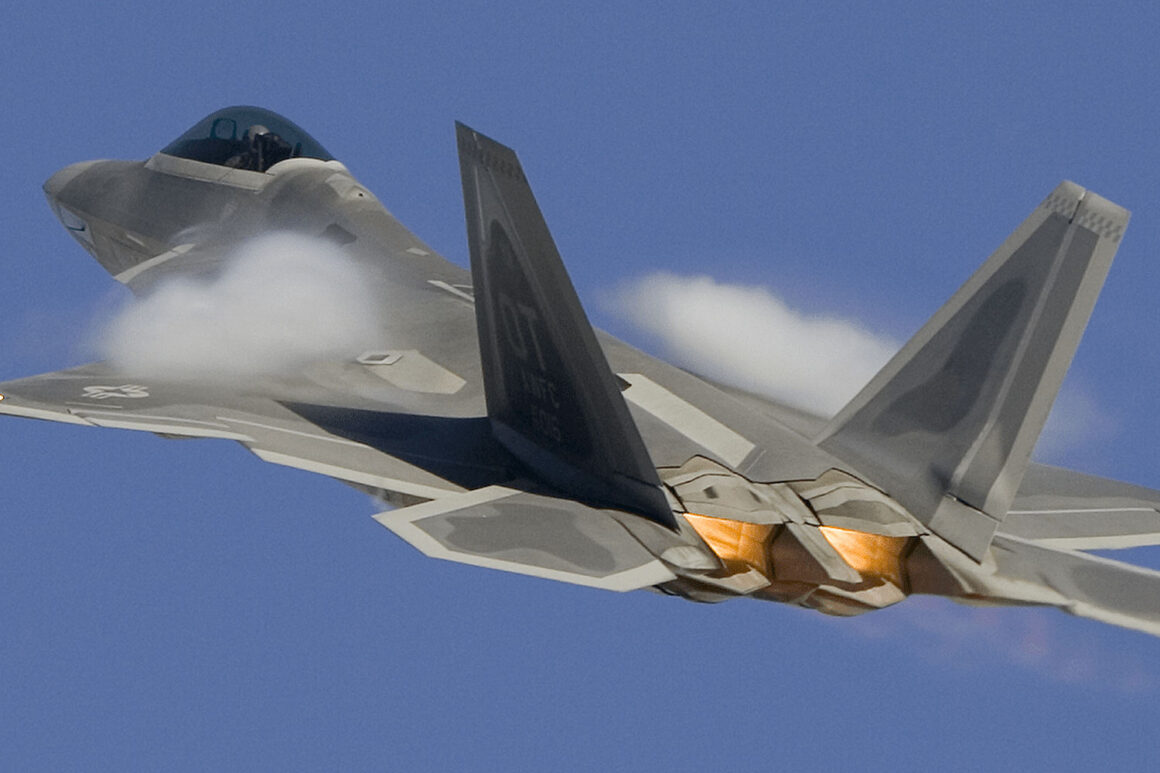 F119 engines of the F-22 fighter with afterburner engaged