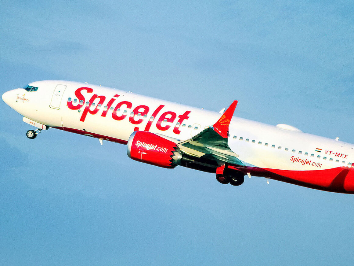 SpiceJet Boeing 737 MAX 8